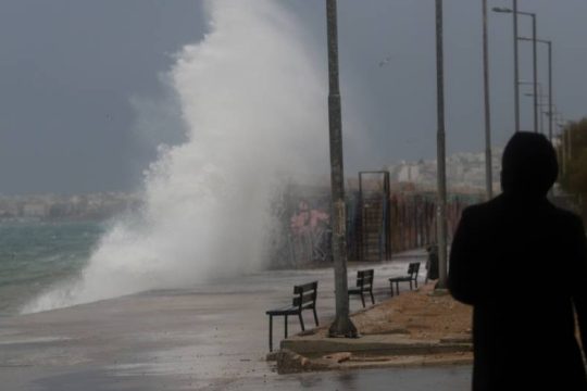 Επιμένει η κακοκαιρία – Σε ποιες περιοχές θα χτυπήσει σήμερα