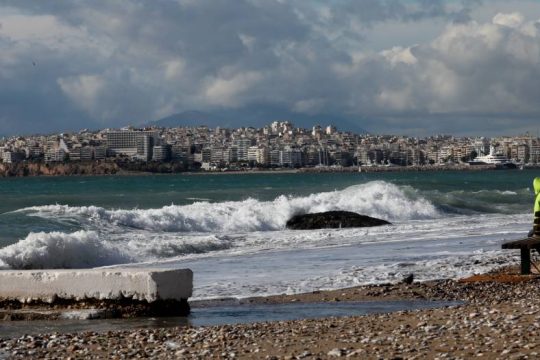 Βροχές, πτώση της θερμοκρασίας και χιόνια στα ορεινά