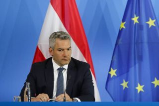 Υπουργός… αντισημιτισμού!