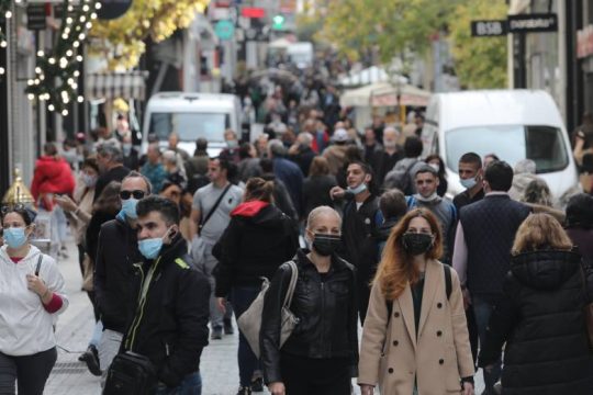Πώς θα λειτουργήσουν τα καταστήματα τις μέρες των γιορτών
