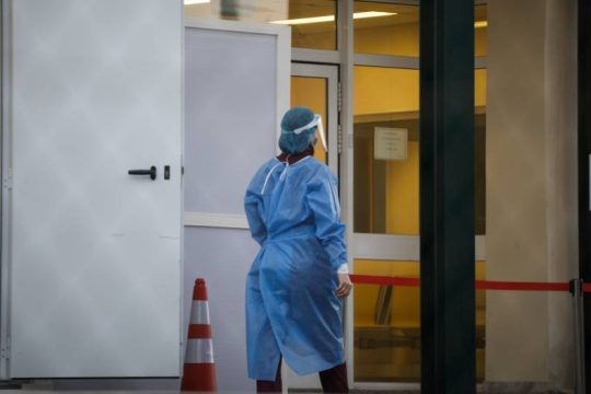Διακοπή σύμβασης με τον ΕΟΠΥΥ σε όσες κλινικές δεν αναλάβουν Covid περιστατικά