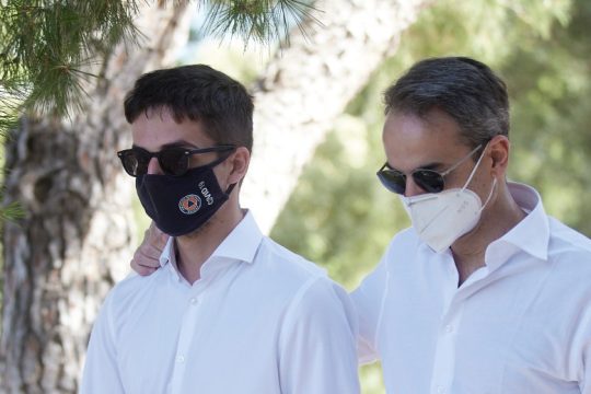 Με κορονοϊό ο γιος του πρωθυπουργού