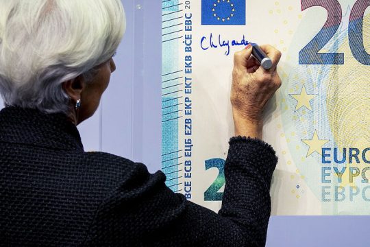 Άρθρο της Λαγκάρντ στην «Εφ.Συν.»: Χρόνια πολλά στο ευρώ!
