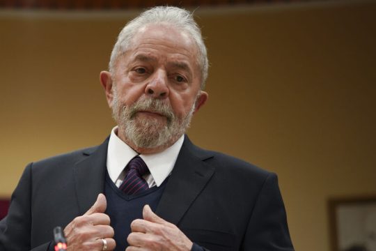 Βραζιλία: «Επέστρεψα» λέει ο Λούλα και υπόσχεται ευρεία συμμαχία πριν από τις εκλογές