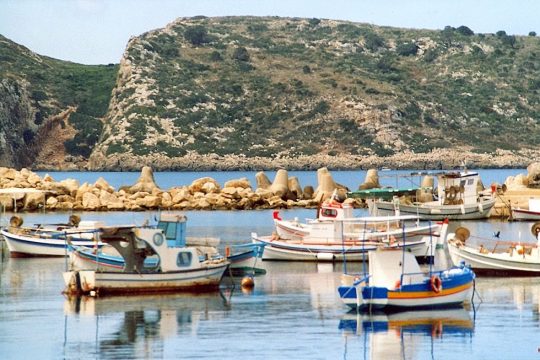 Ενας απλός ψαράς και ο πρωθυπουργός του Costa Navarino