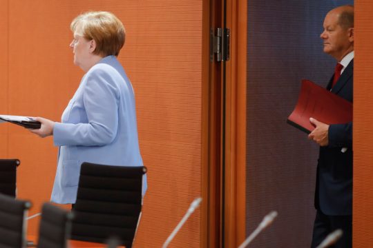 Η γερμανική ηγεσία ενέκρινε lockdown για ανεμβολίαστους