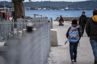 Η μόνη πατρίδα, ξένε…