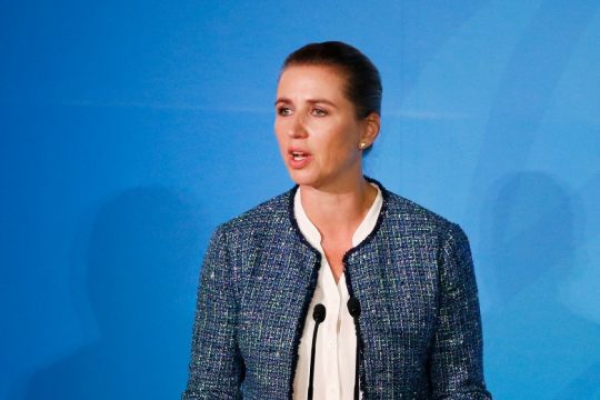 Ενώπιον ανακριτή ένας 39χρονος για την επίθεση στη Δανή πρωθυπουργό