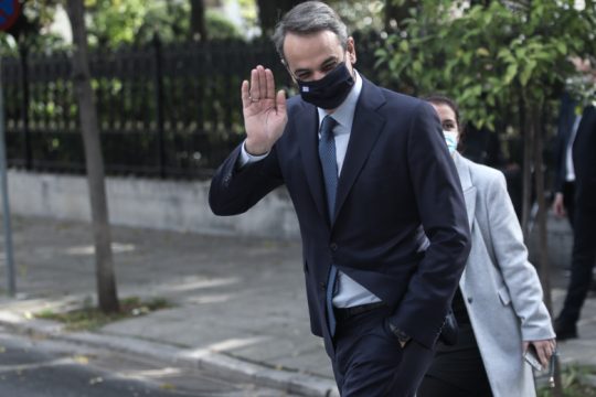 Tageszeitung: Μητσοτάκης, μετακλητοί και νεποτισμός
