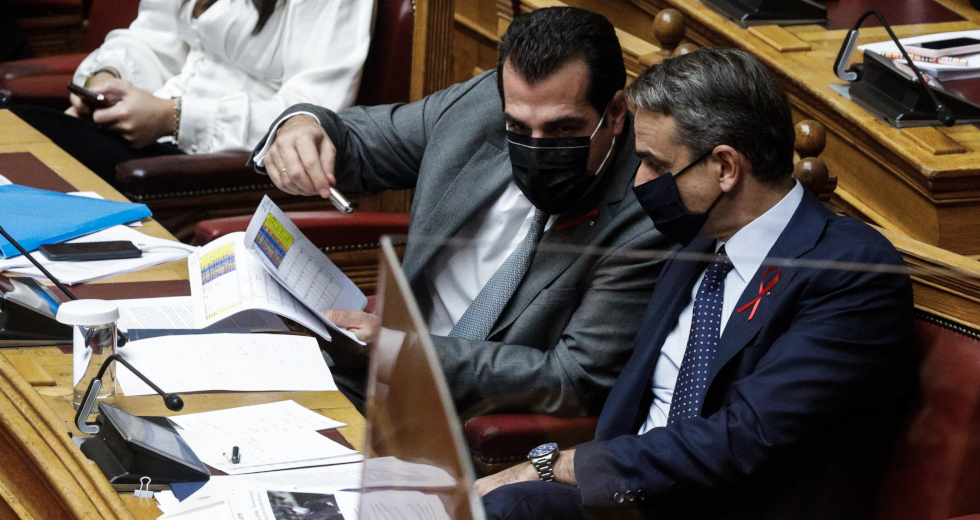 Από το «δεν χρειαζόμαστε νέα μέτρα», στις εισηγήσεις για περιορισμούς