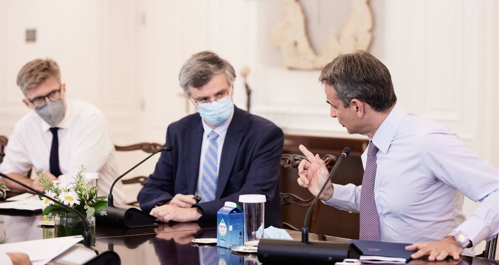 Σύσκεψη με Τσιόδρα και χωρίς λήψη μέτρων στο Μαξίμου