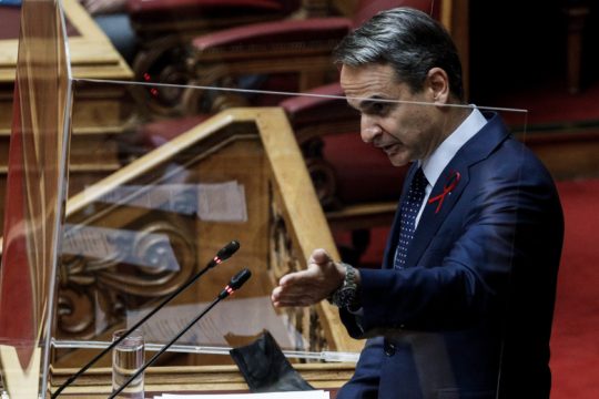 Πρωθυπουργός-«συνταγματολόγος» με αυταρέσκεια και… ήσυχη συνείδηση