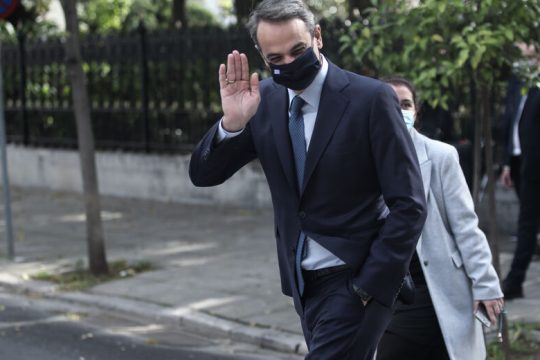 Εδώ ο κόσμος χάνεται και γενικοί γραμματείς παραιτούνται…