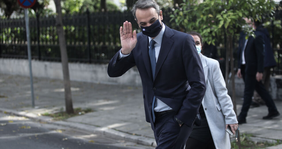 Εδώ ο κόσμος χάνεται και γενικοί γραμματείς παραιτούνται…