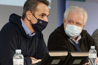 Φιέστα χωρίς τους πυρόπληκτους