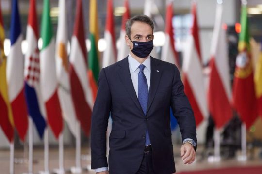 Ίσως περισσότερα τεστ μόνο στις γιορτές, ανακοινώσεις για ρεύμα και φυσικό αέριο το Σάββατο