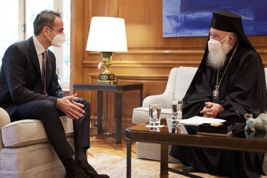 Το παρασκήνιο γύρω από τις 4.000 μονιμοποιήσεις ιερέων