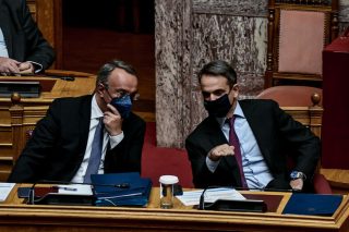 Πρεμιέρα στη σύγκρουση για τον προϋπολογισμό