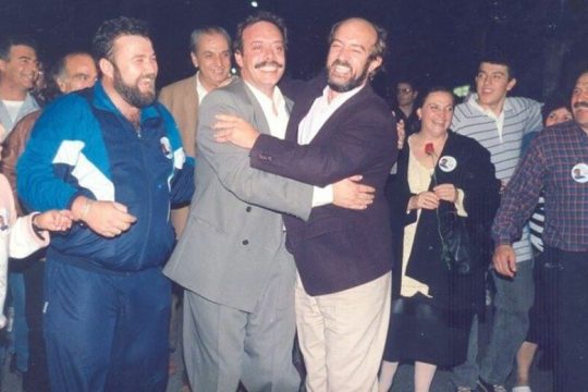 Γιατί, ρε φίλε μου, Θανάση;