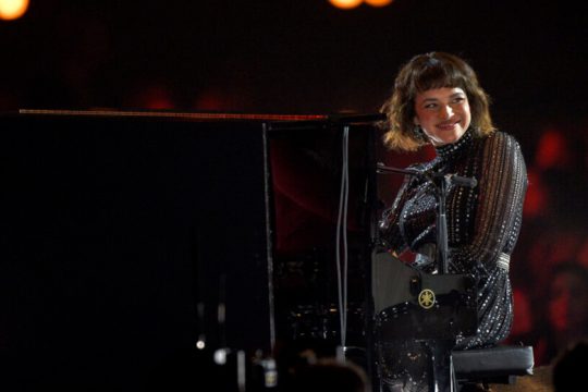 Μελωδικά Χριστούγεννα με τη Norah Jones