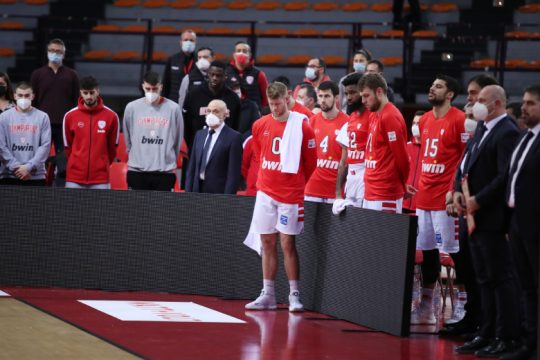 Σε καραντίνα ο Ολυμπιακός με +3 κρούσματα