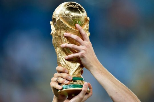 Η FIFA υπόσχεται χρήμα