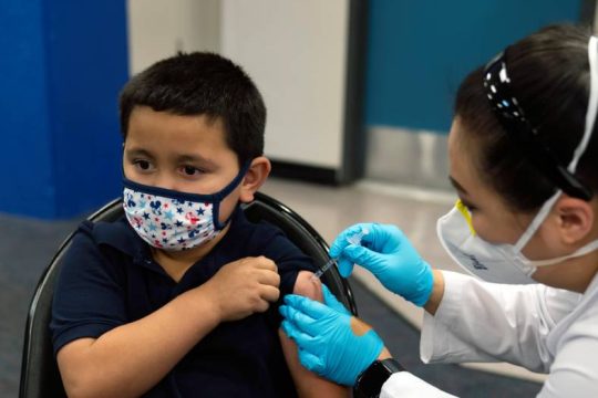 Ανοίγει η πλατφόρμα για εμβολιασμό των παιδιών από 5 έως 11 ετών