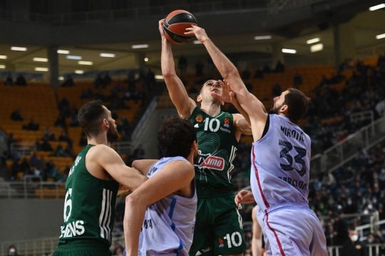 Κόντραρε την «Μπάρτσα» όμως λύγισε στο τέλος ο Παναθηναϊκός