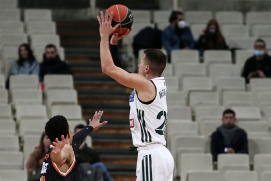 Δοκίμασε το χέρι του