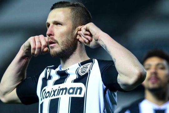 Βρήκε -ξανά- λύση στο παρά ένα… αλλά τα προβλήματα φωνάζουν