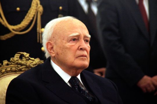 Σήμερα το τελευταίο «αντίο» στον Κάρολο Παπούλια