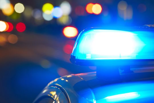 Συνελήφθη εργοδότρια που ζήτησε από εργαζόμενους να επιστρέψουν το δώρο Χριστουγέννων