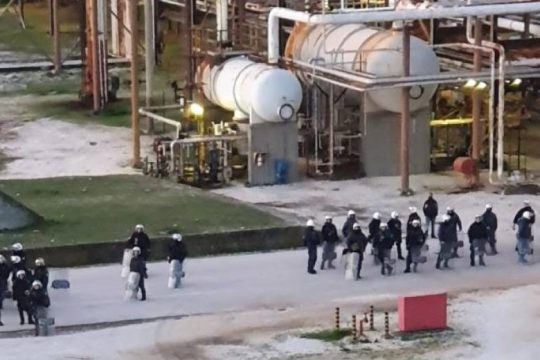 Εξώδικο εργαζομένων στην Kavala Oil εναντίον εξωφρενικού ψεύδους της αστυνομίας