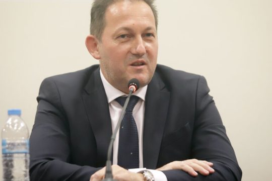 Λίστα Πέτσα: Ποιον κοροϊδεύουν οι αλγόριθμοι και οι αλχημείες;