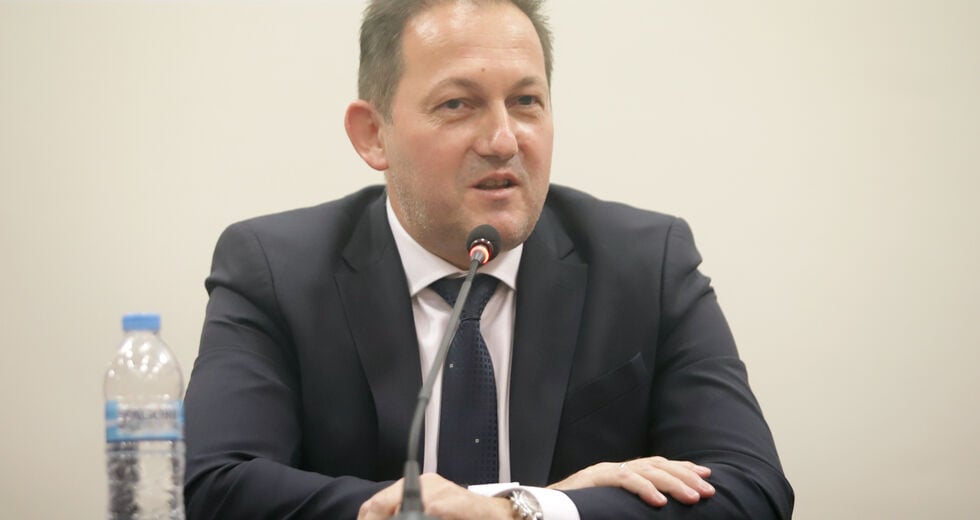 Λίστα Πέτσα: Ποιον κοροϊδεύουν οι αλγόριθμοι και οι αλχημείες;