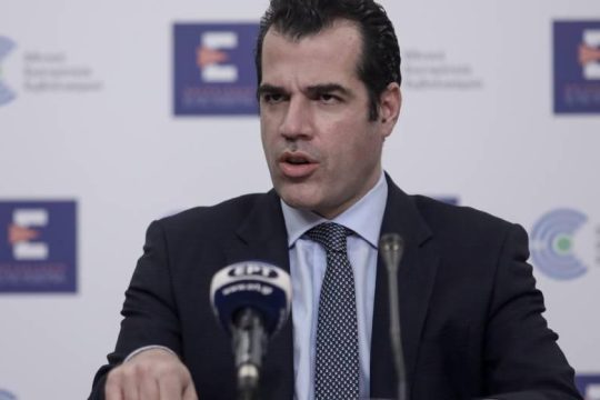 Εξετάζεται λήξη του πιστοποιητικού στους 7 μήνες, χωρίς την αναμνηστική δόση