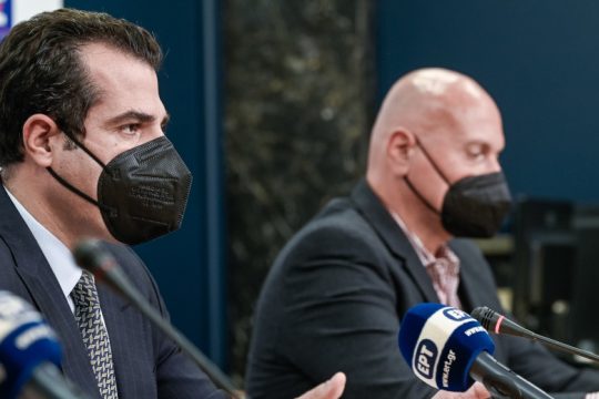 Live οι ανακοινώσεις Πλεύρη για υποχρεωτικό εμβόλιο και «χαράτσι»