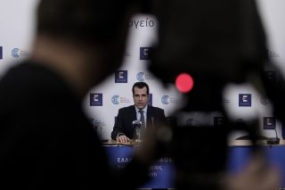 Σκληρή κριτική από τα κόμματα της αντιπολίτευσης