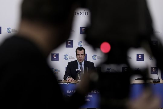 Σκληρή κριτική από τα κόμματα της αντιπολίτευσης