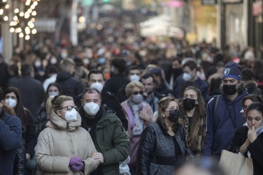 Κυβερνητικές παλινωδίες και μέτρα κατόπιν… εορτών