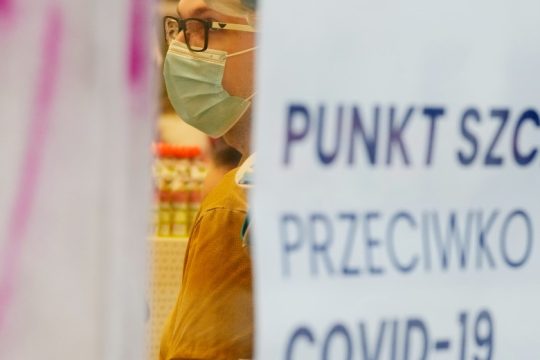 Περιορισμούς λόγω πανδημίας θα εφαρμοστούν στην Πολωνία εντός της εβδομάδας