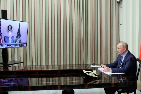 Κλείστηκε τηλεφωνικό ραντεβού Μπάιντεν-Πούτιν