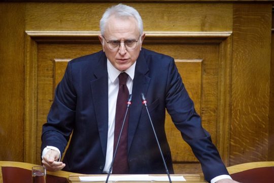 Χωρίς κτίρια και υποδομές, χωρίς εκπαιδευτικούς και σχολικά γεύματα τα σχολεία της Σαλαμίνας