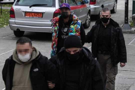 Στο αυτόφωρο και ο μάνατζερ του τράπερ Light