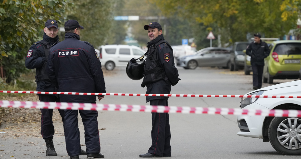 Ρωσία: Σκότωσε δύο και τραυμάτισε τρεις για μία μάσκα