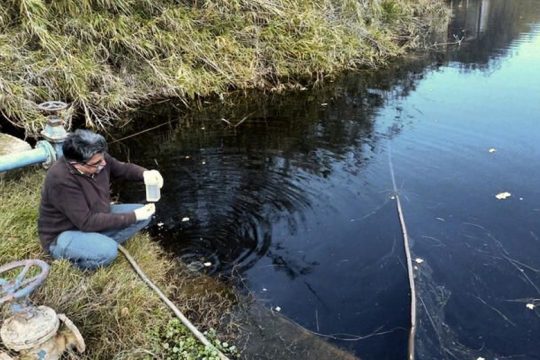 Ηράκλειο: Εκτεταμένη ρύπανση από απόβλητα ελαιουργείου στο φράγμα Ινίου