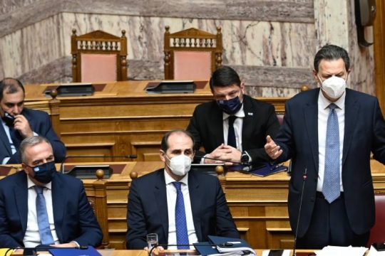 Συνεχίζεται η σύγκρουση στη συζήτηση του Προϋπολογισμού [ Live ]