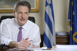 «Οι επιχειρήσεις θα βάλουν το χέρι στην τσέπη»