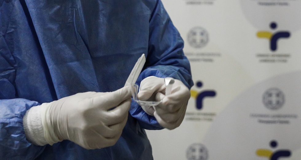 Αρνητικό ρεκόρ με 9.284 νέα κρούσματα κορονοϊού