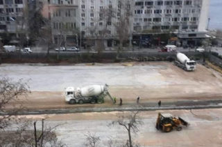 Στη σκλαβιά της λαμαρίνας ξανά η πλατεία Ελευθερίας
